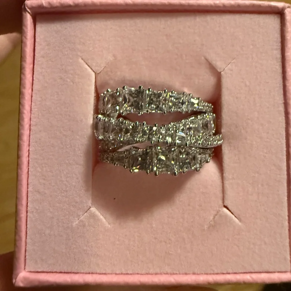Swarovski Silver Crystal Ring- Size 7 - Picture 4 of 15